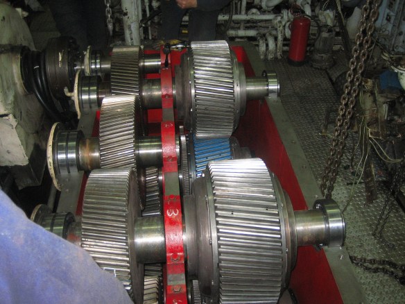 Gír aðalvéla tekinn upp