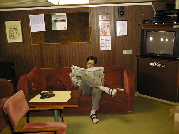 Kristján les blaðið