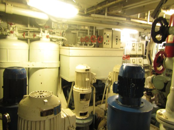 Vatns og sjódælur aðalvéla