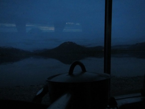 Og myrkrið skollið á