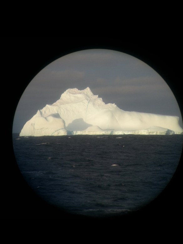 Flott mynd tekin á Samsung síma í gegnum kíkir