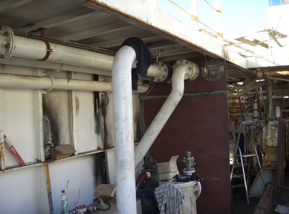 Smíðað nýtt dekkhús utanum dælur 3