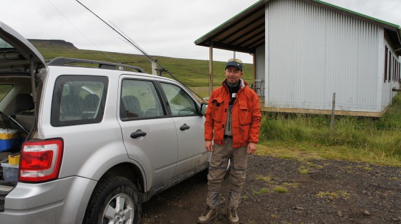 Róbert fyrir utan veiðihúsið