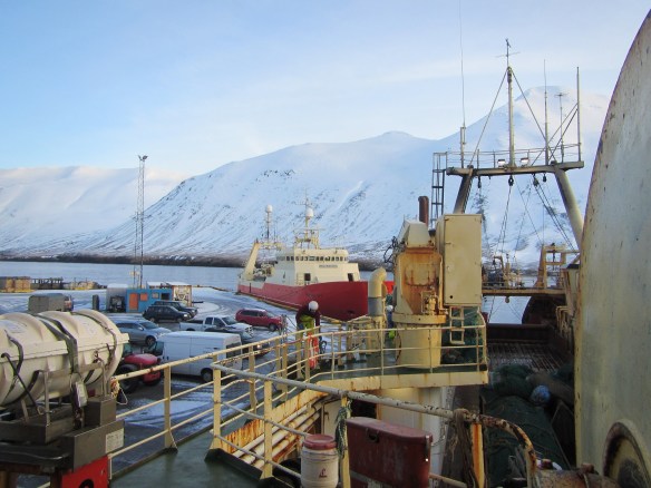 Mánaberg og Sigurbjörg til löndunar