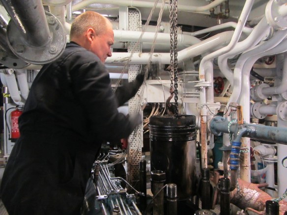 27. janúar 2014 vélarupptekt dagur 1