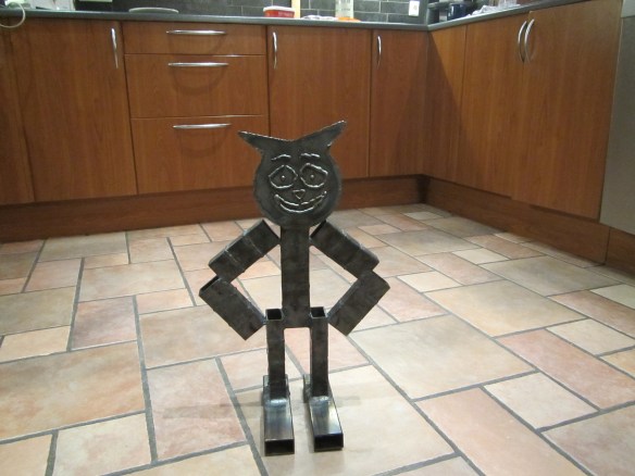 Sturla sonur Jökuls smíðaði þennan skemmtilega kisa.