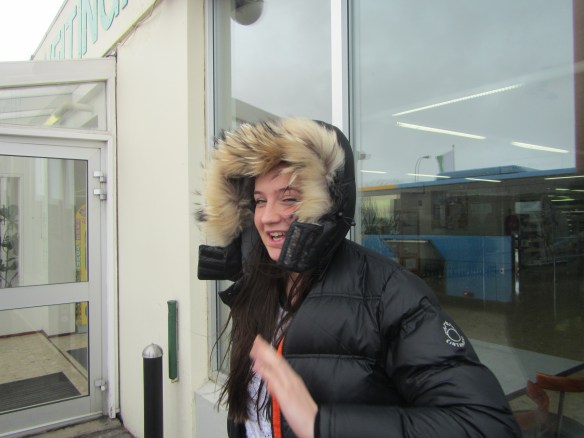 Sigga á leiðinni í skólann á Akureyri