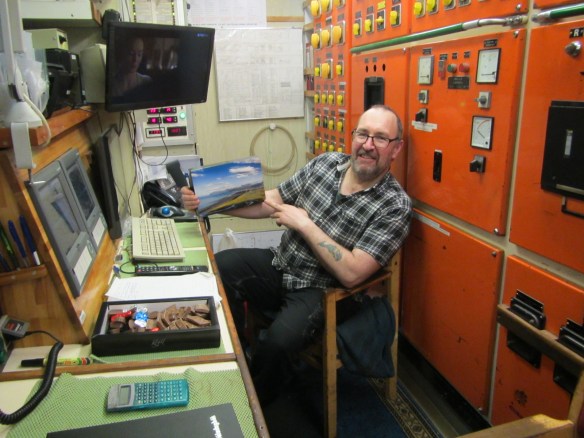 Haldið uppá að túrinn er búinn, með konfekti frá Halla