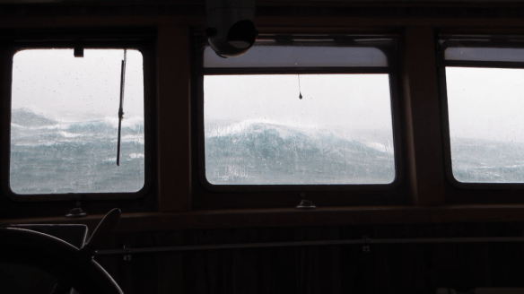 Út um brúargluggann í morgun. 25m/sek 