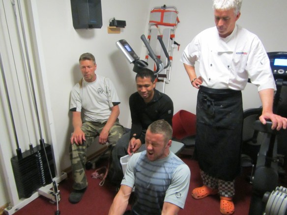 Dagur 2 - 3 júní 2014. Tekið á því í ræktinni.