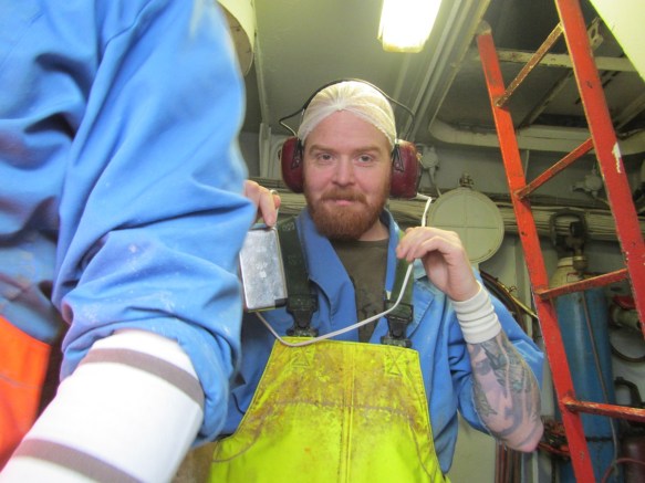 24 júní. Beðið eftir afla.