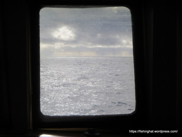 Út um brúargluggann.