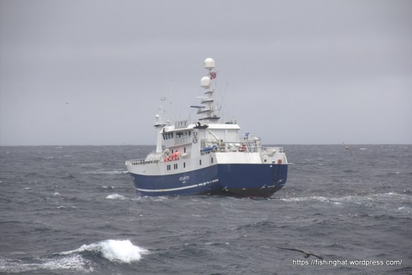 Þessi Norski línubátur var að veiðum í Barentshafi.